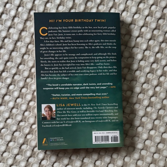 Book Bundle - Picture 7 of 8